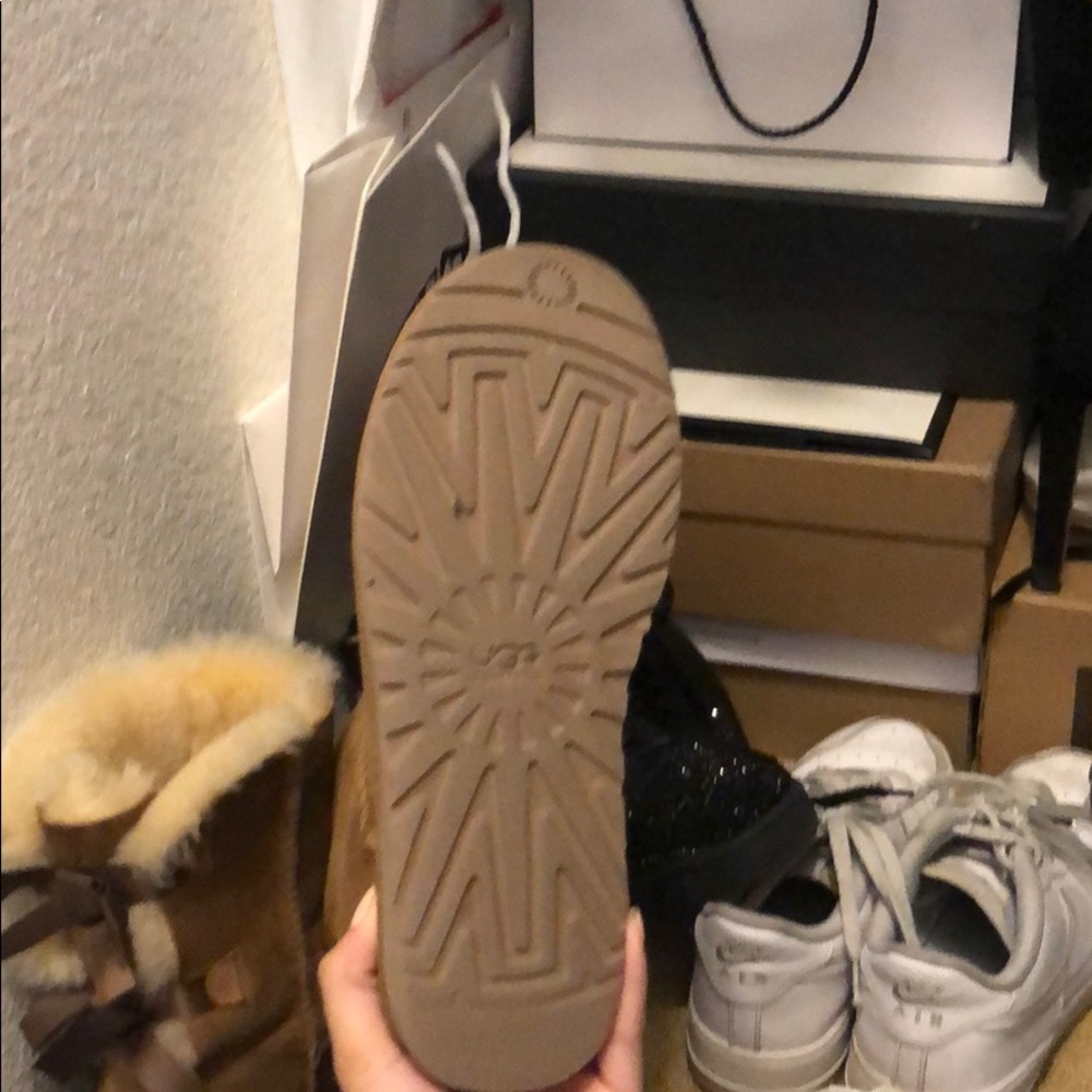 Uggs - image 3